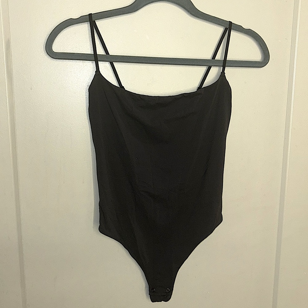 SKIMS “fits everybody” cami bodysuit